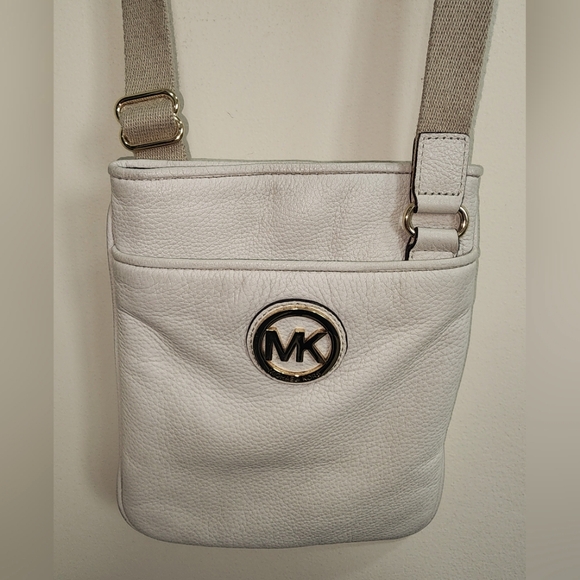 Michael Kors Handbags - Michael Kors MK Cream Gold Leather Small Crossbody